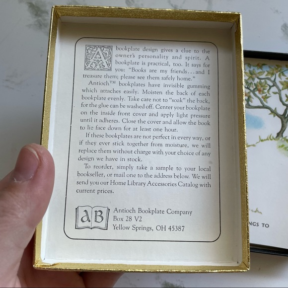 Vintage Bookplates in box - Picture 2 of 4